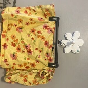 This is a scort. Gently used.